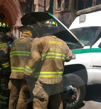 Reportan conato de incendio en ambulancia; transportaba bebé