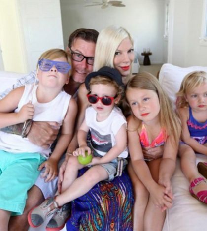 Tori Spelling da la bienvenida a su quinto hijo