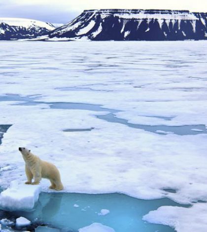 Se encoge la zona de hielo marino en el Ártico