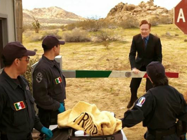 Conan O’Brien presenta su programa en México