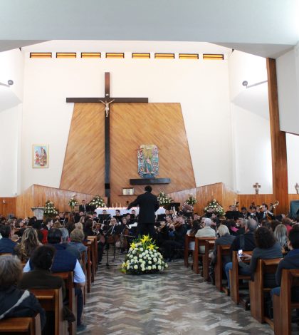 La OSSLP se presentó en la poarroquía  de Nuestra Señora de las tres Aves Marías