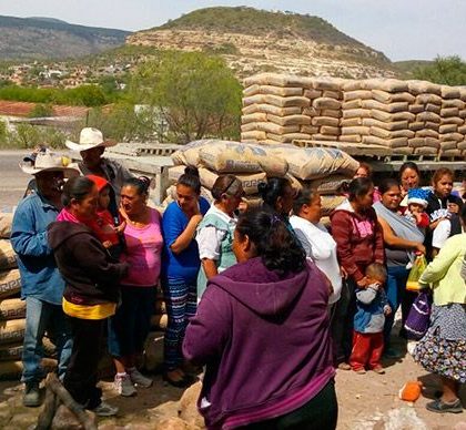 Entregan material  para construcción a  habitantes de Valle de San Juan