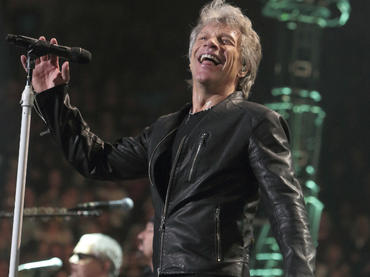 Bon Jovi pospone conciertos por bronquitis