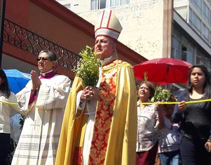 Preside el Arzobispo la  ceremonia del Domingo de Ramos