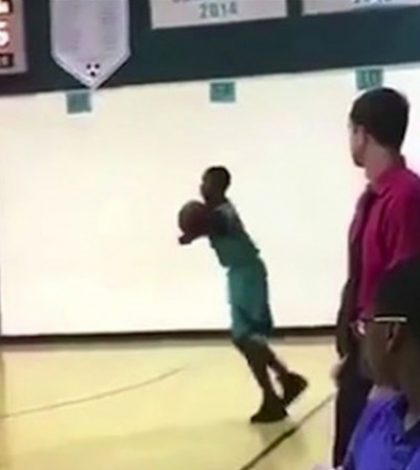 Niño de Florida no tiene brazos y marca triples en baloncesto
