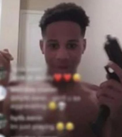 Presume pistola en Instagram Live; se le dispara y muere