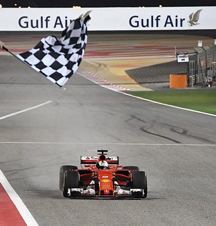 Vettel soporta presión de Hamilton y se lleva en GP de Bahrein