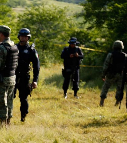 Grupo armado embosca a policías en Michoacán; hay dos muertos
