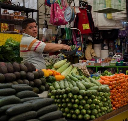 Más del 50% de la población ocupada en México tiene trabajo en el sector informal: INEGI