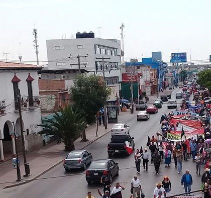 Realizan mega marcha contra Ayuntamiento capitalino