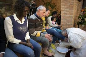 Papa Francisco realiza lavatorio de pies a doce reclusos