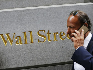 Wall Street cambia de rumbo y Dow Jones avanza