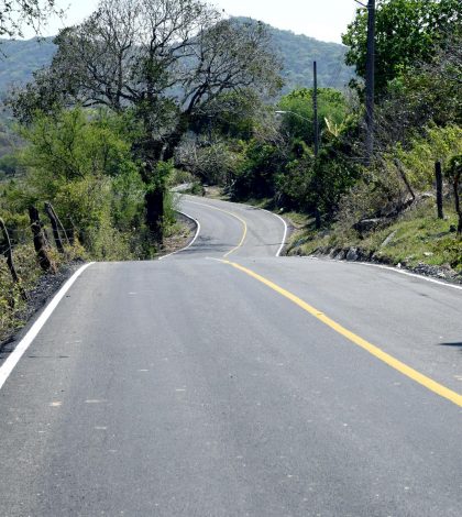 Por fin rehabilitan camino Vicente Guerrero-La Palma