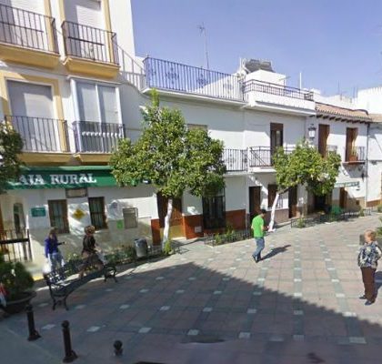 Roba 500 euros en un banco de Cádiz y se pone a contarlos
