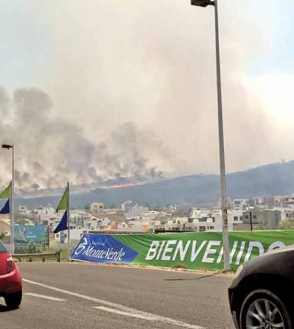 Humo deja a ciegas una carretera