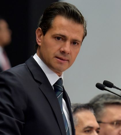 Peña Nieto celebra el Día Internacional de Internet con tuits