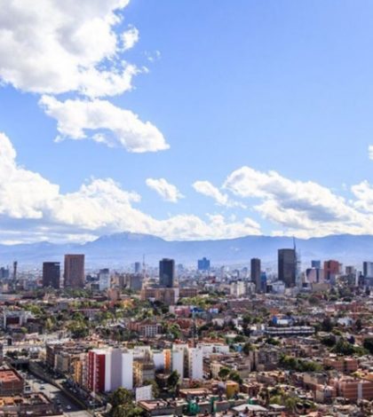 Tunden a Tanya Müller por fotos con cielo azul… ¡en plena contingencia!