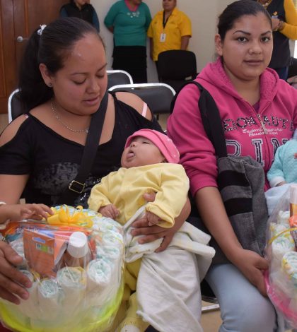 Buscan integrar a madres de familia  al programa «Apoyitos con Amor»