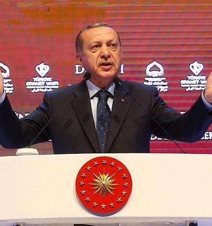 Erdogan buscará en Washington que Trump no arme a milicias kurdas de Siria