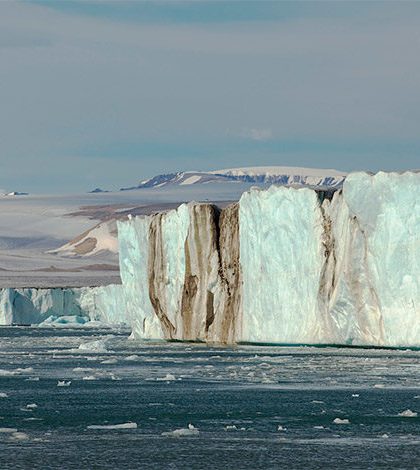 Detectan una anormal aceleración del movimiento del glaciar ártico Negribreen