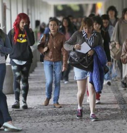 Jóvenes llegan a la Universidad con bases en ciencias duras muy deficientes