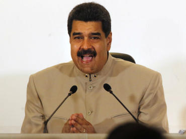 Maduro ordena ‘adecuar’ fuerzas armadas para alcanzar ‘la paz’ en Venezuela
