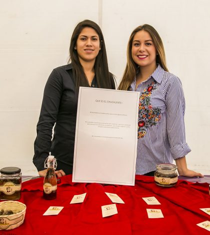 Alumnos de la UASLP  presentan productos artesanales