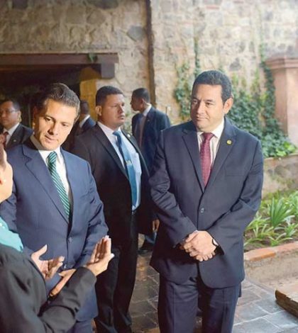 Peña Nieto inicia visita de Estado a Guatemala