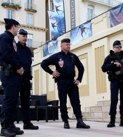 Presidente de Francia crea el Centro Nacional Antiterrorista