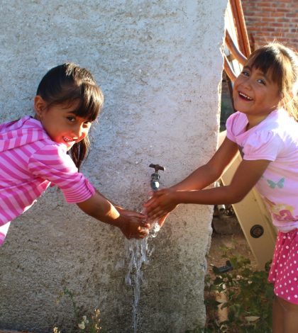 Anuncia SEDESORE más de  60 obras de agua y drenaje