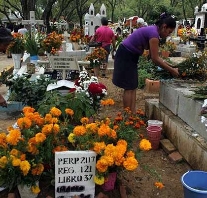 Descartan incrementar permisos a ambulantes en Día de Muertos