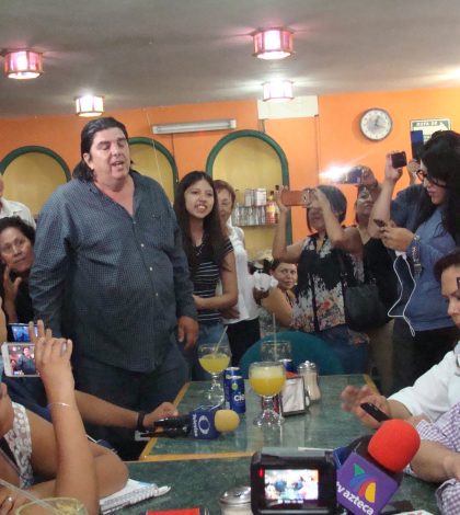 El Chiquilín “revienta” rueda de prensa de Xavier Nava; lo acusa de oportunista
