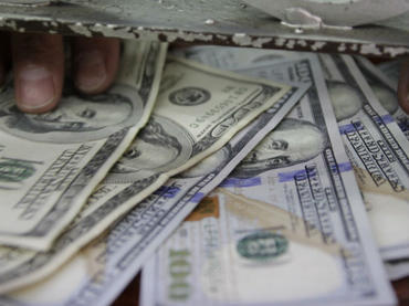 Dólar se cotiza hasta en 19.02 pesos en bancos capitalinos: Banco Base