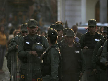 Crecen las dudas por el supuesto ataque terrorista en Venezuela