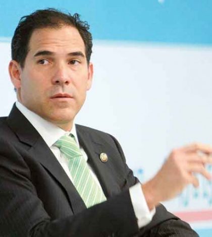 Escudero respalda a Salgado en el SNA; pide el voto de confianza