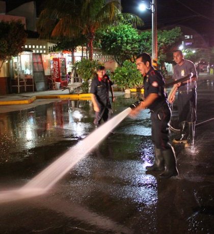 Realizan limpieza nocturna en la Avenida Salvador Nava