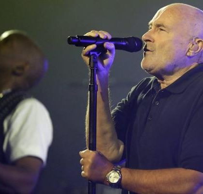 Phil Collins suspende conciertos tras sufrir caída en hotel