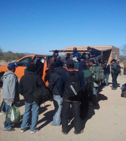 Rescatan en desierto de Arizona a mil 400 migrantes en 2016