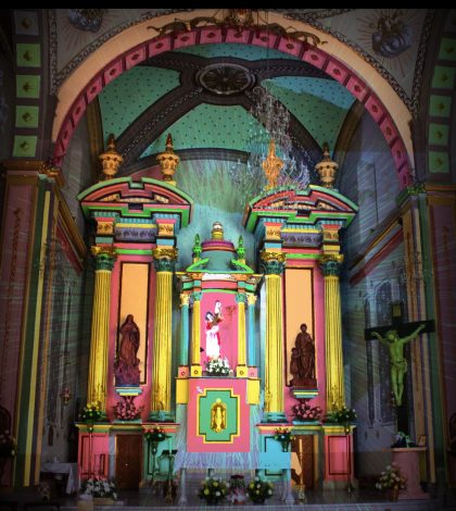 Templo de la Compañía celebra con espectáculo de luces sobre altar