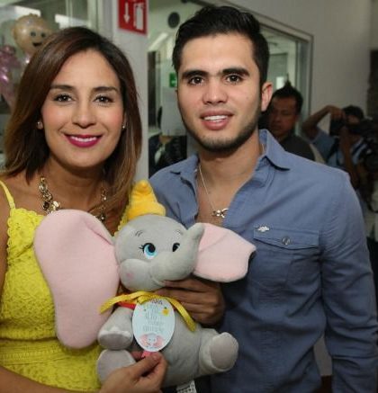 Paola Espinosa y ‘Pollo’ enternecen a todos con nacimiento de su hija