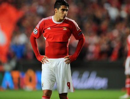 El presidente del Benfica estaría en Inglaterra para vender a Jiménez