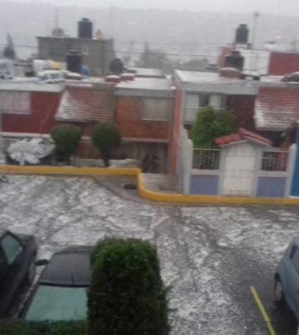 Granizo y fuerte lluvia inundan el municipio de Tultitlán