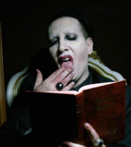 Marilyn Manson rinde tributo a su padre fallecido