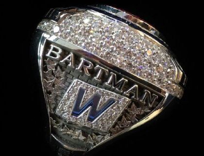 Cachorros dan anillo de Serie Mundial a Steve Bartman