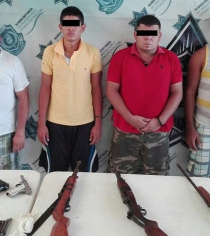 Caen 4 personas en Guerrero con arsenal y equipo táctico