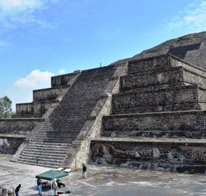 Localizan posible túnel bajo Plaza y Pirámide de la Luna