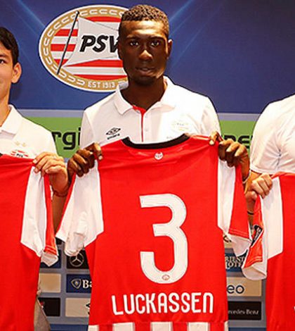 Chucky Lozano fue presentado de manera oficial con PSV