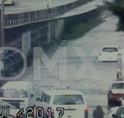 Se registran inundaciones en Autopista México-Puebla y Calzada Ermita Iztapalapa