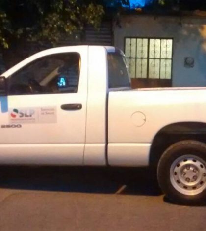 Dejan abandonada camioneta robada en asalto a almacén de la Secretaría de Salud