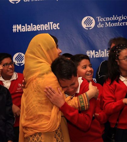 El odio daña a los individuos, dice Malala por muro de Trump